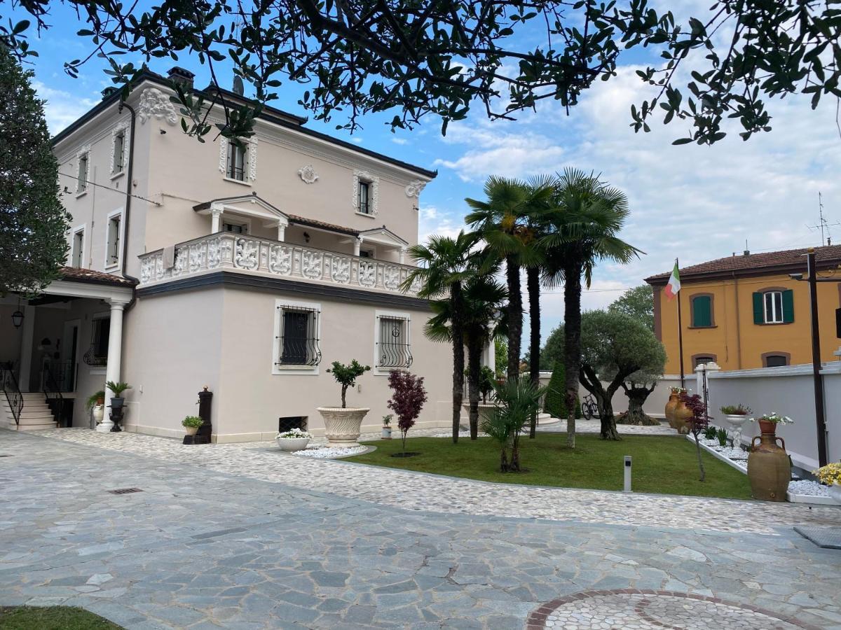Bed & Breakfast Stazione Don Camillo *