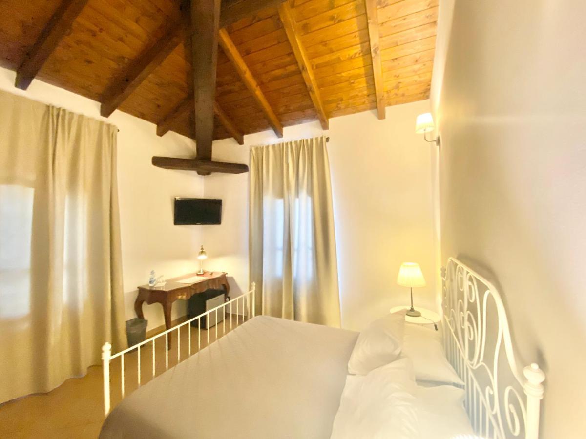 Stazione Don Camillo Bed & Breakfast