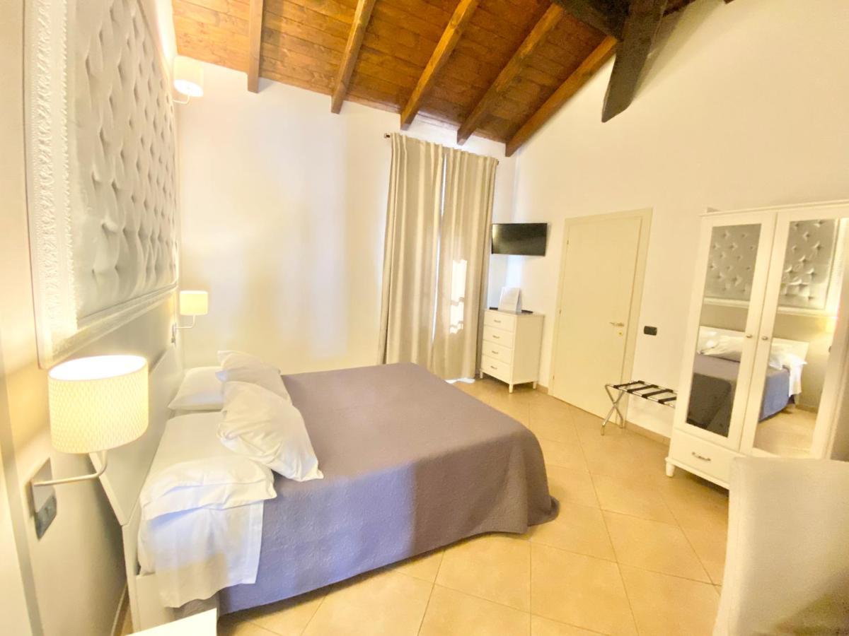 Stazione Don Camillo Bed & Breakfast Brescello