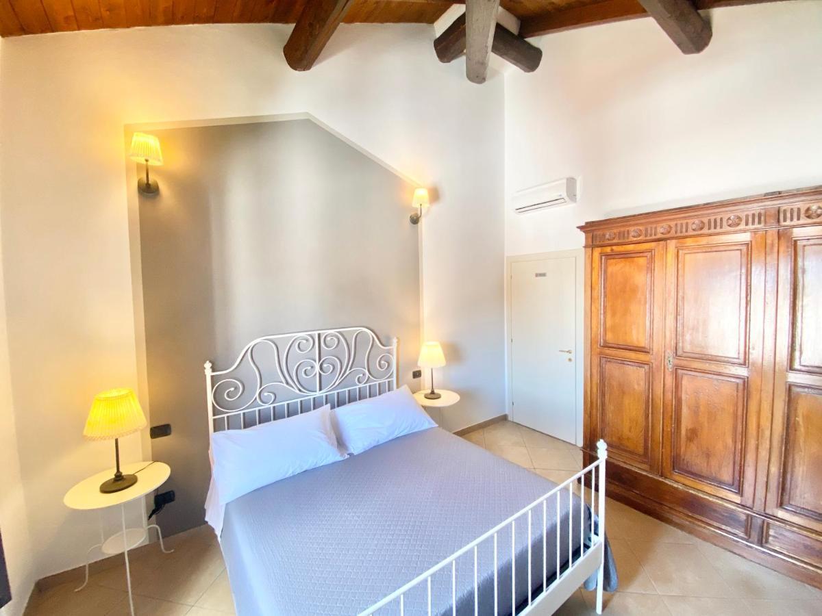 Stazione Don Camillo Bed & Breakfast
